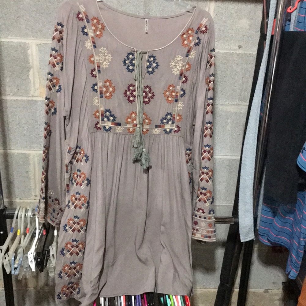 Embroidered dress/tunic
